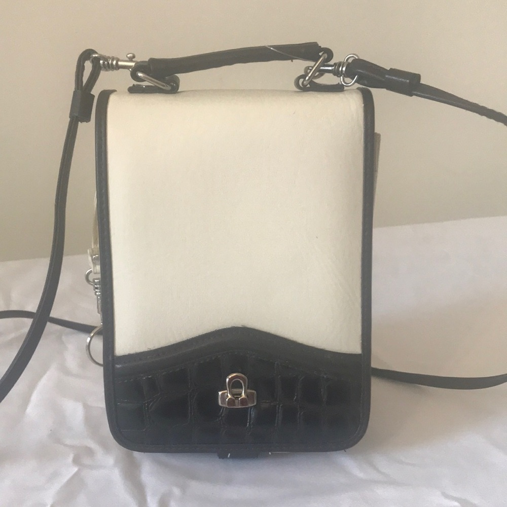 Crossbody bag